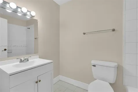 17901 NW 68th Avenue Hialeah FL 33015