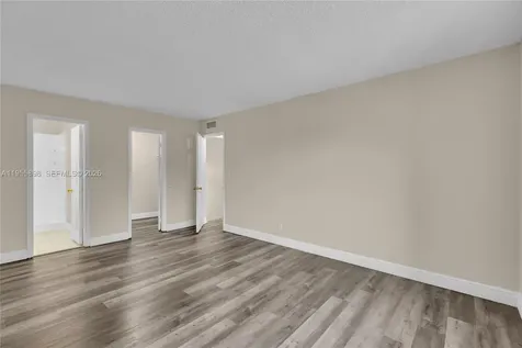 17901 NW 68th Avenue Hialeah FL 33015