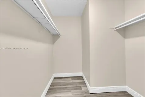 17901 NW 68th Avenue Hialeah FL 33015