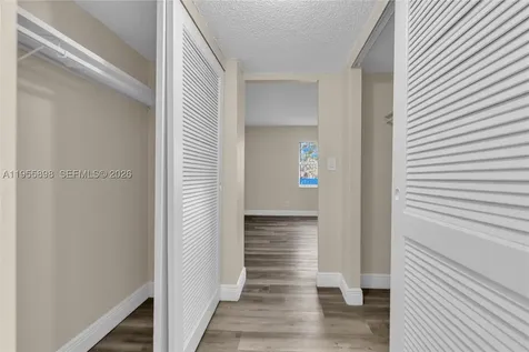 17901 NW 68th Avenue Hialeah FL 33015