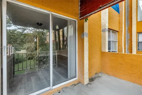 17901 NW 68th Avenue Hialeah FL 33015