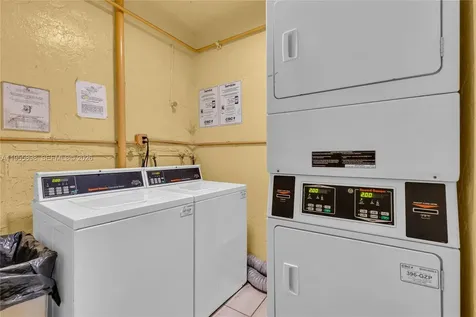 17901 NW 68th Avenue Hialeah FL 33015