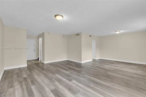 17901 NW 68th Avenue Hialeah FL 33015