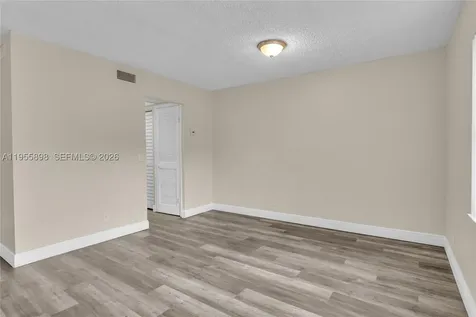 17901 NW 68th Avenue Hialeah FL 33015