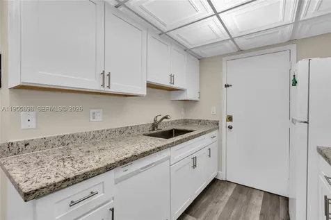 17901 NW 68th Avenue Hialeah FL 33015