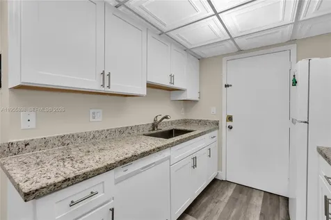 17901 NW 68th Avenue Hialeah FL 33015