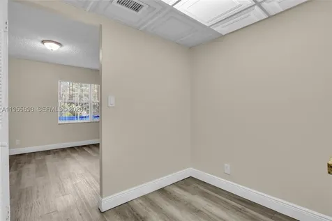 17901 NW 68th Avenue Hialeah FL 33015
