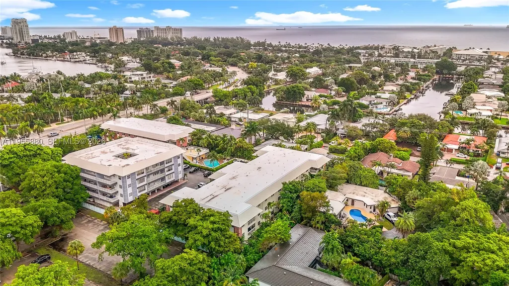 2424 SE 17th Causeway Fort Lauderdale FL 33316