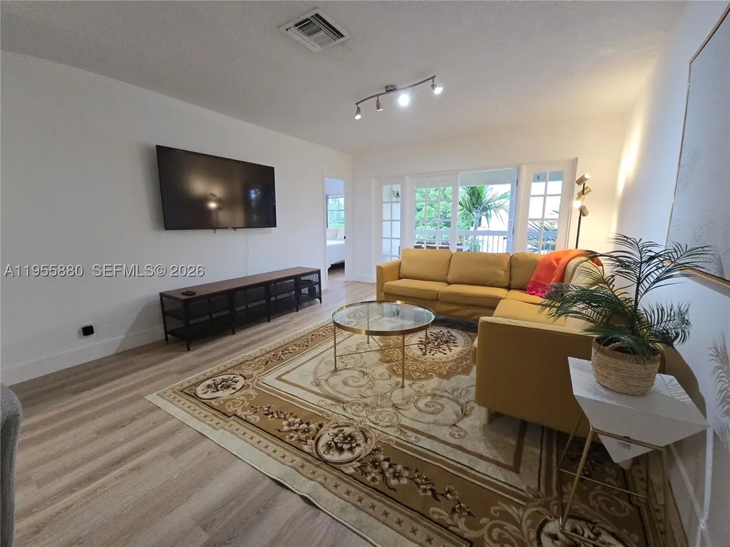 2424 SE 17th Causeway Fort Lauderdale FL 33316