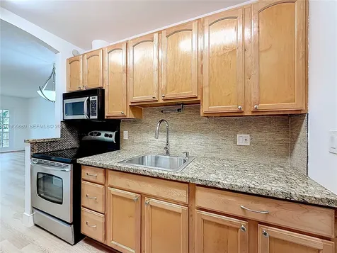 2424 SE 17th Causeway Fort Lauderdale FL 33316