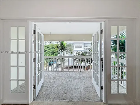 2424 SE 17th Causeway Fort Lauderdale FL 33316