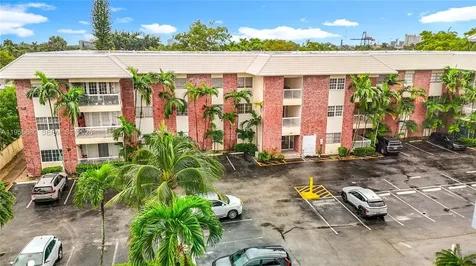 2424 SE 17th Causeway Fort Lauderdale FL 33316