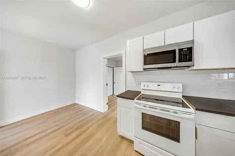 1648 NW 33rd Street Miami FL 33142