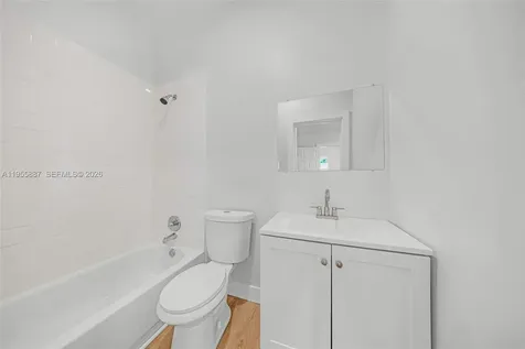 1648 NW 33rd Street Miami FL 33142