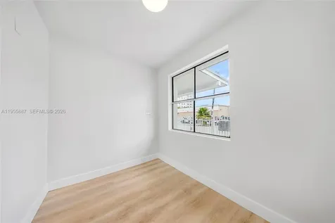 1648 NW 33rd Street Miami FL 33142