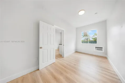 1648 NW 33rd Street Miami FL 33142