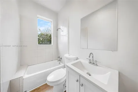 1648 NW 33rd Street Miami FL 33142