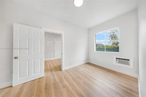 1648 NW 33rd Street Miami FL 33142