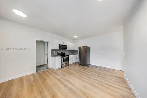 1648 NW 33rd Street Miami FL 33142