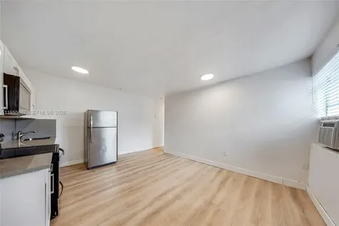 1648 NW 33rd Street Miami FL 33142
