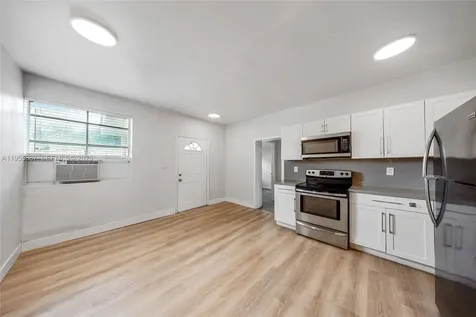 1648 NW 33rd Street Miami FL 33142