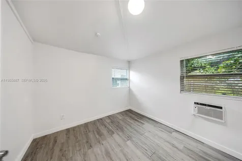 1648 NW 33rd Street Miami FL 33142