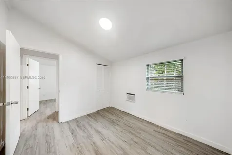 1648 NW 33rd Street Miami FL 33142