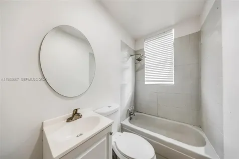 1648 NW 33rd Street Miami FL 33142