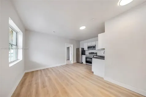 1648 NW 33rd Street Miami FL 33142