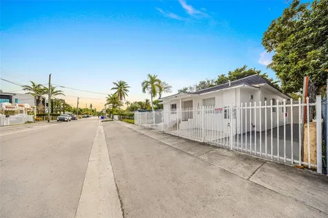 1648 NW 33rd Street Miami FL 33142