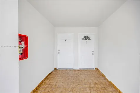 1648 NW 33rd Street Miami FL 33142