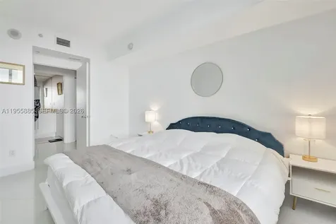 325 S Biscayne Boulevard Miami FL 33131