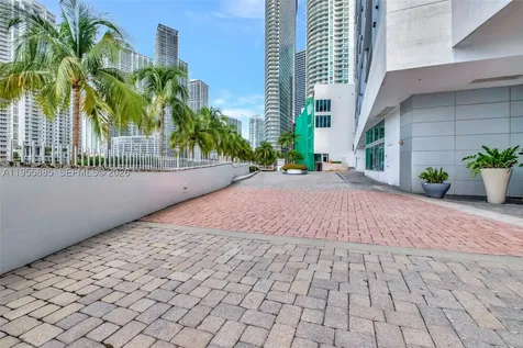 325 S Biscayne Boulevard Miami FL 33131