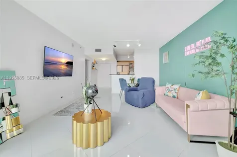 325 S Biscayne Boulevard Miami FL 33131