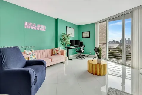325 S Biscayne Boulevard Miami FL 33131