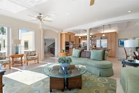 44 W Plaza Del Lago Lower Keys FL 33036
