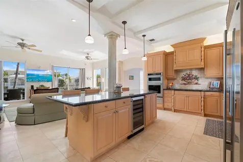 44 W Plaza Del Lago Lower Keys FL 33036