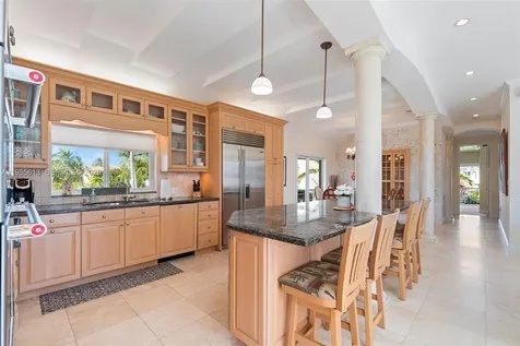 44 W Plaza Del Lago Lower Keys FL 33036