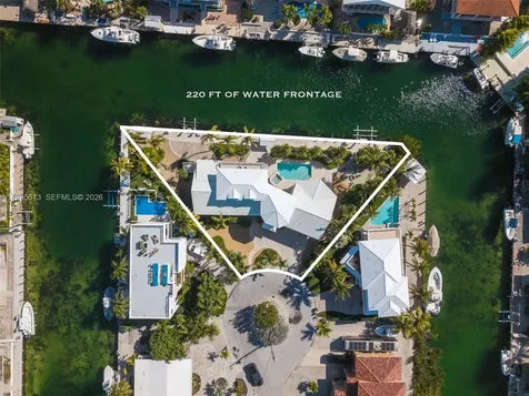 44 W Plaza Del Lago Lower Keys FL 33036