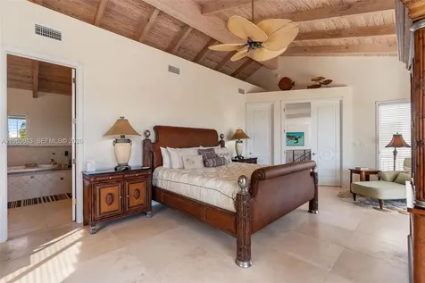44 W Plaza Del Lago Lower Keys FL 33036