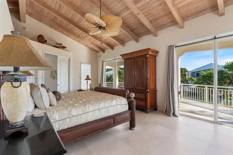 44 W Plaza Del Lago Lower Keys FL 33036