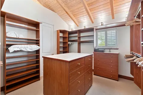 44 W Plaza Del Lago Lower Keys FL 33036