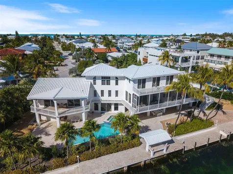 44 W Plaza Del Lago Lower Keys FL 33036