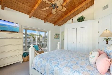 44 W Plaza Del Lago Lower Keys FL 33036
