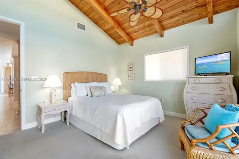 44 W Plaza Del Lago Lower Keys FL 33036