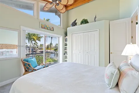 44 W Plaza Del Lago Lower Keys FL 33036