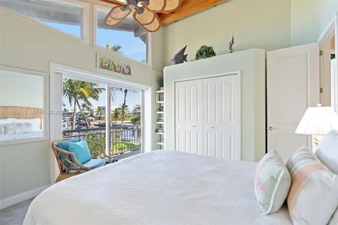 44 W Plaza Del Lago Lower Keys FL 33036