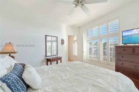 44 W Plaza Del Lago Lower Keys FL 33036