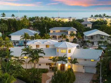 44 W Plaza Del Lago Lower Keys FL 33036