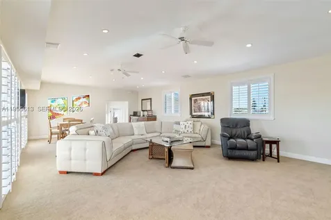 44 W Plaza Del Lago Lower Keys FL 33036